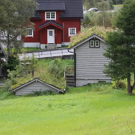 Holiday home Roldalstunet *